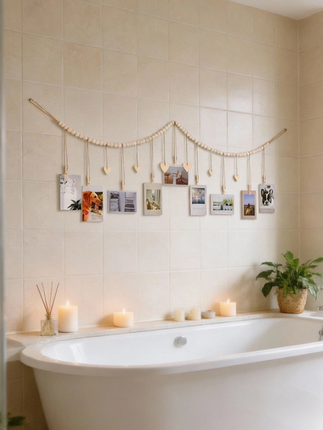 Wooden Bead Photo Garland with Heart Clips – Boho Hanging Picture Display for Bedroom, Dorm & Home Décor