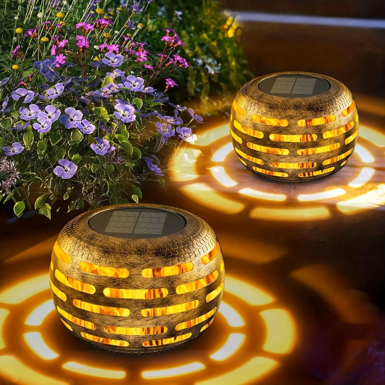 Solar Lanterns Hollow Out Retro Metal Solar Lights Outdoor Waterproof Light Flickering Solar LED