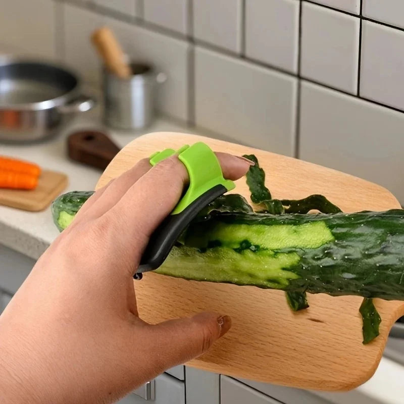 Easy‑Grip Stainless Steel Peeler – Sharp Blade, Non‑Slip Handle, Perfect for Kitchen or Camping