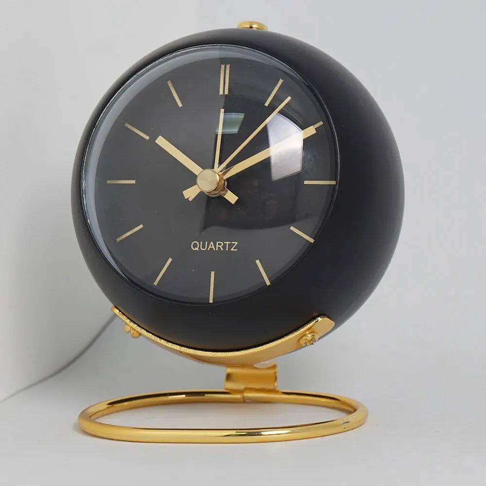 Minimalist Nordic Desk Clock – Silent Retro Bedside Alarm Clock