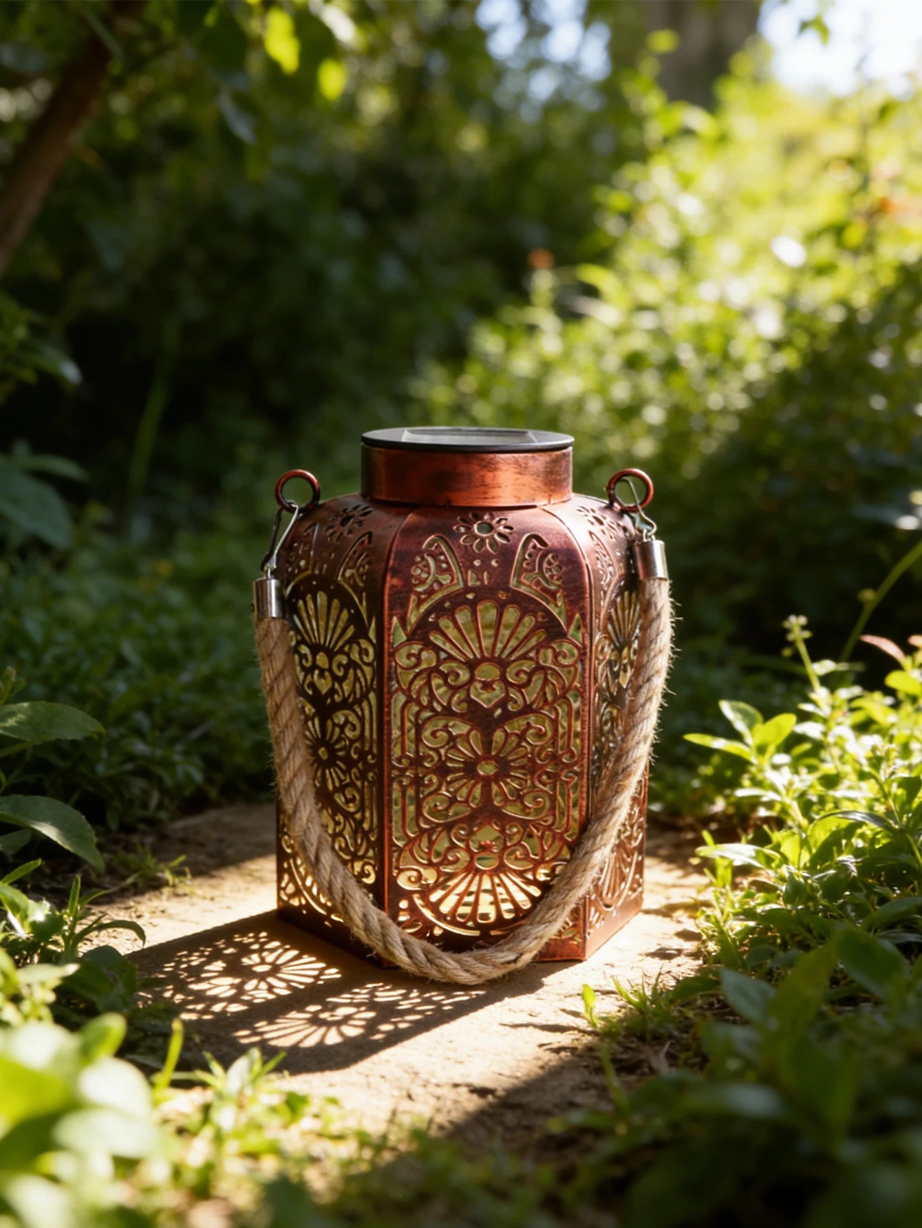 Retro Iron Solar Lantern – Hollowed‑Out Waterproof Outdoor Light for Garden & Patio