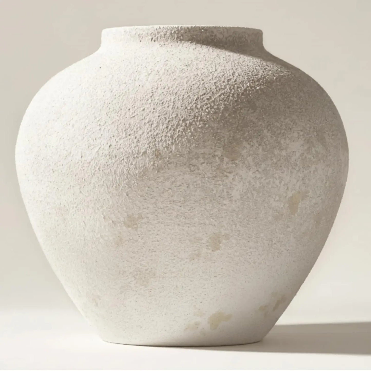 Black Large Round Vase – Rustic Iron Pottery‑Look Decorative Vase for Modern Farmhouse & Home Centerpieces