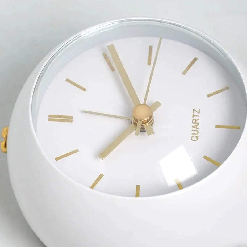 Minimalist Matte Metal Alarm Clock – Luminous Bedside Timepiece