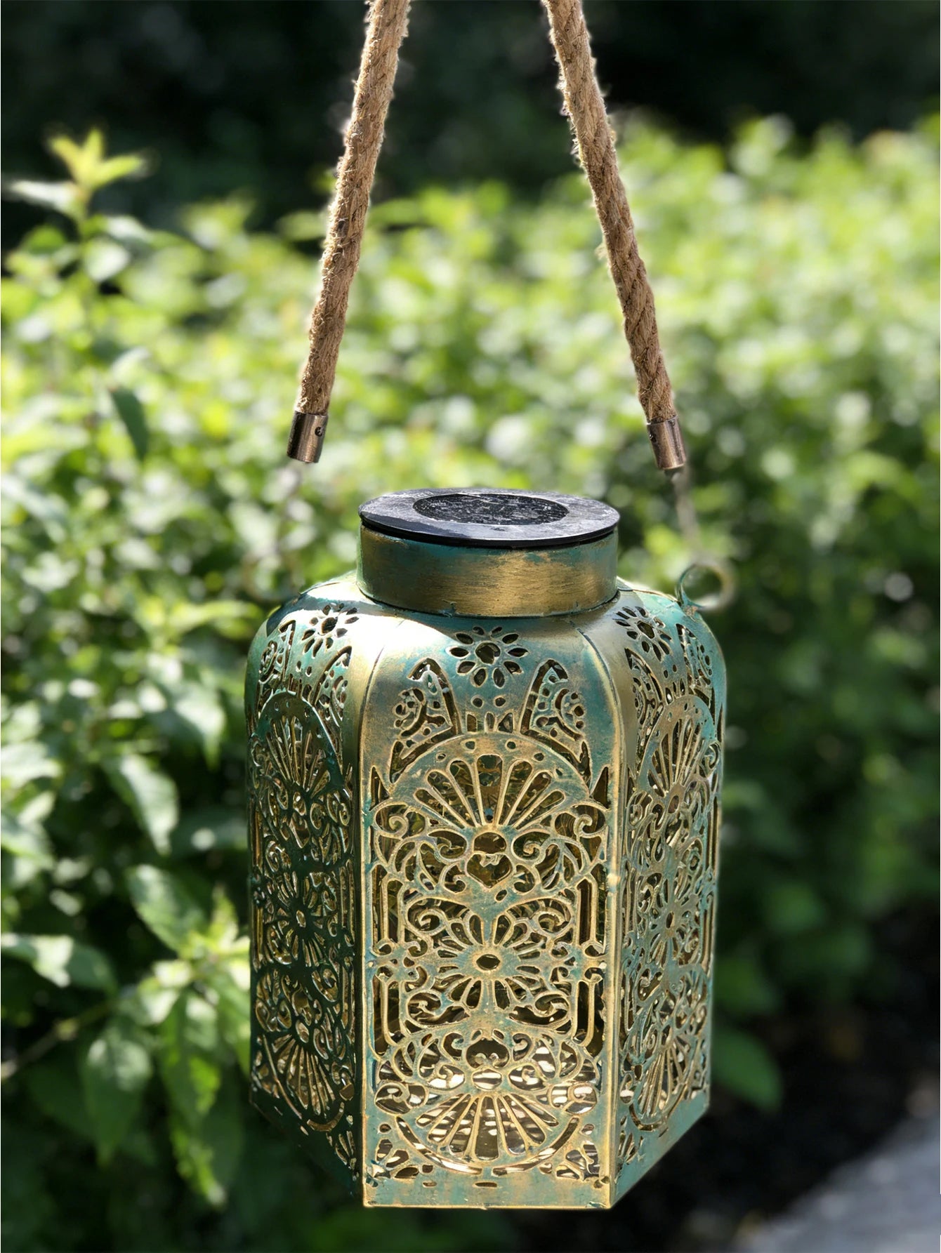 Retro Iron Solar Lantern – Hollowed‑Out Waterproof Outdoor Light for Garden & Patio