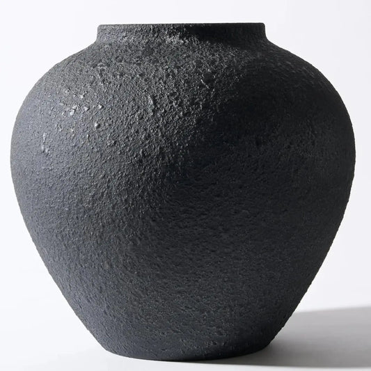Black Large Round Vase – Rustic Iron Pottery‑Look Decorative Vase for Modern Farmhouse & Home Centerpieces