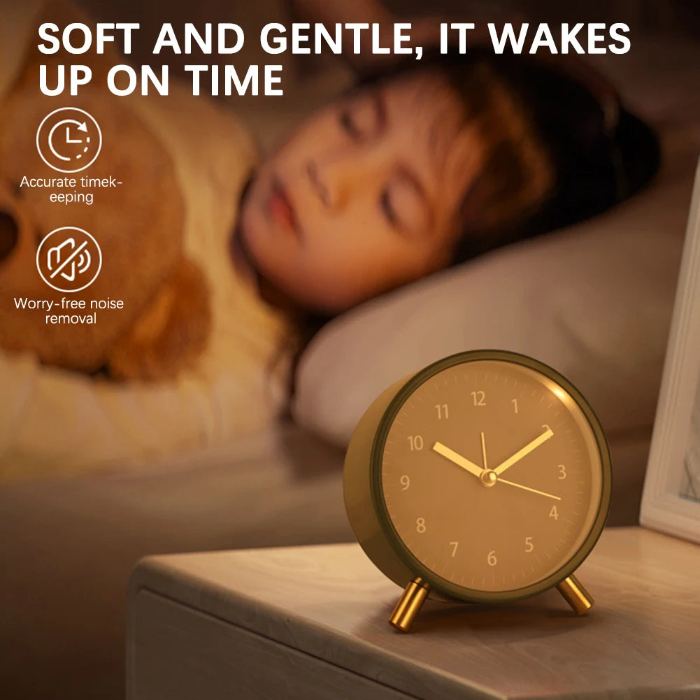 Nordic Retro Analog Desk Clock – Silent Bedside Alarm with Backlight