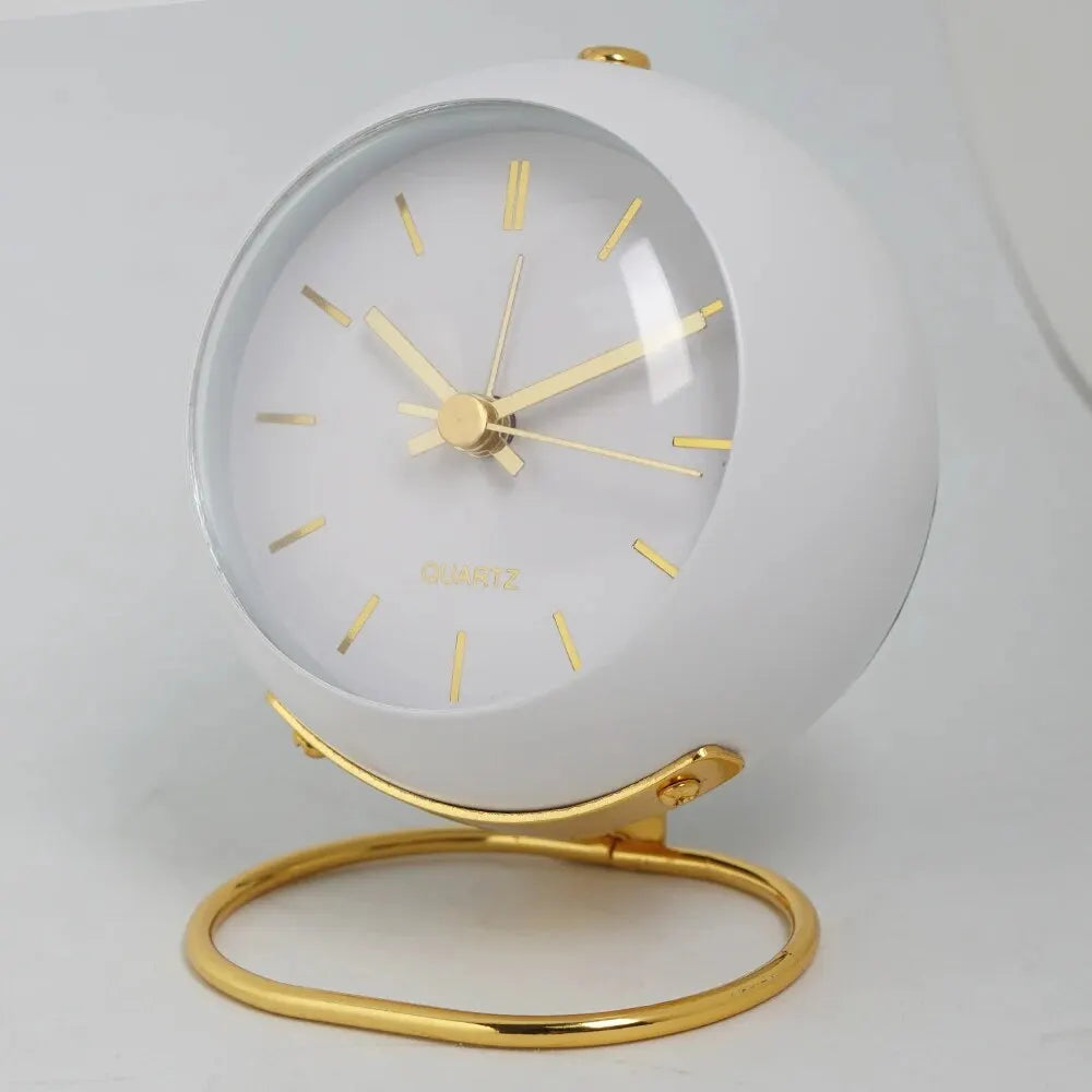 Minimalist Nordic Desk Clock – Silent Retro Bedside Alarm Clock