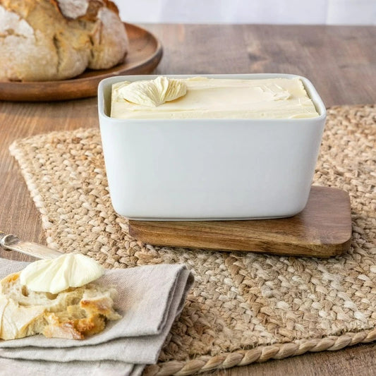 White Porcelain Embossed Butter Dish with Acacia Wood Base – Elegant Countertop Storage
