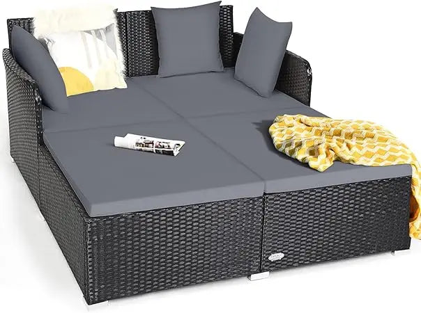Outdoor Rattan Daybed – Wicker Sunbed with Spacious Seat, Upholstered Cushion & High‑Resilience Sponge