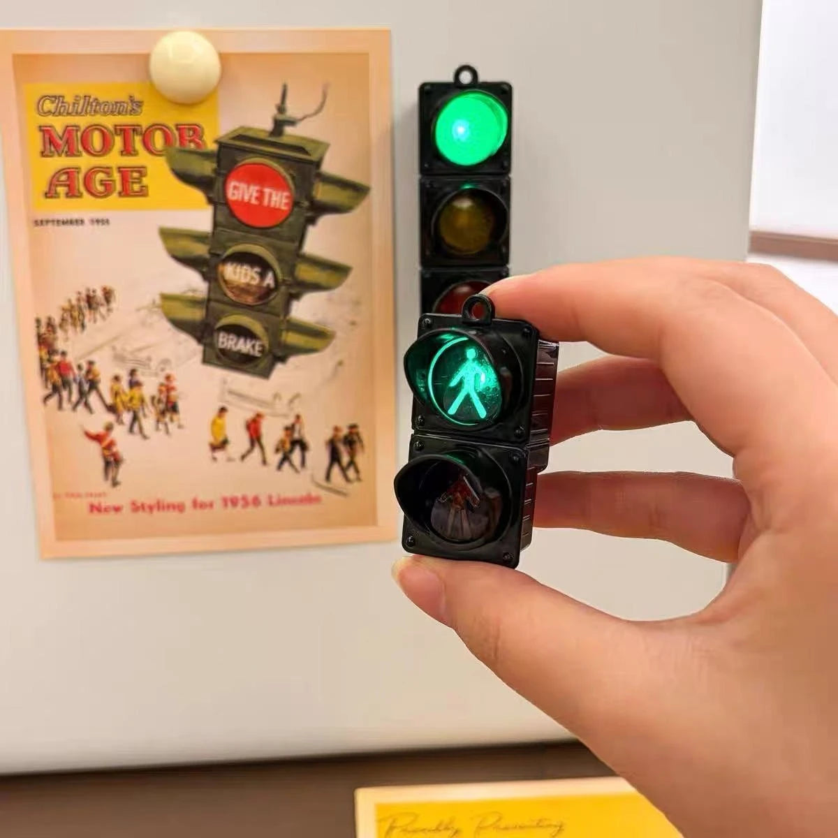 New Traffic Light Magnetic Refrigerator Stickers Traffic Toy Pedestrian Light Creative Magnetic Decoration Accessories  magnets