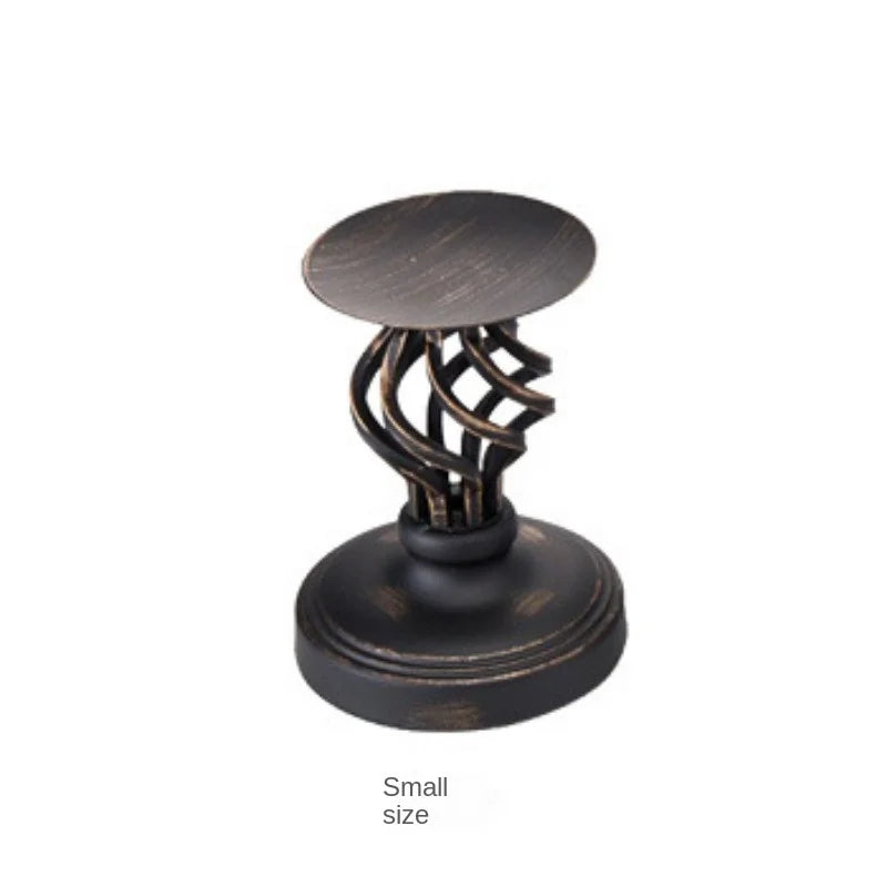 Retro Twisted‑Stem Candlestick – Matte Black Metal Holder for Modern Ambient Lighting